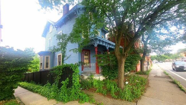 Building Photo - 216 Church St
