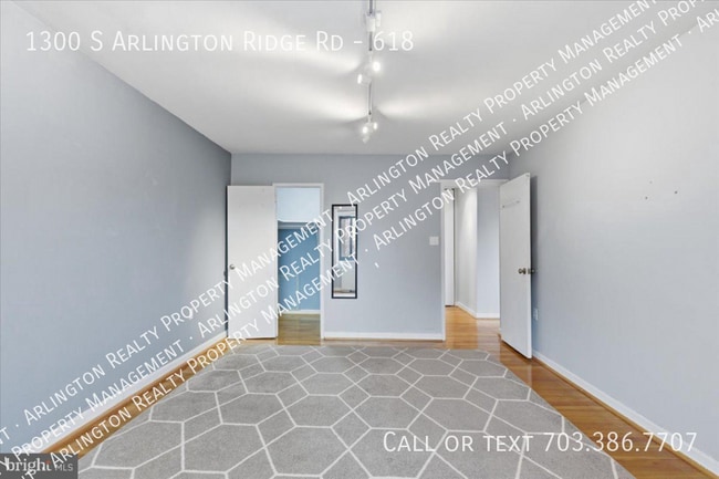 Building Photo - 1300 S Arlington Ridge Rd