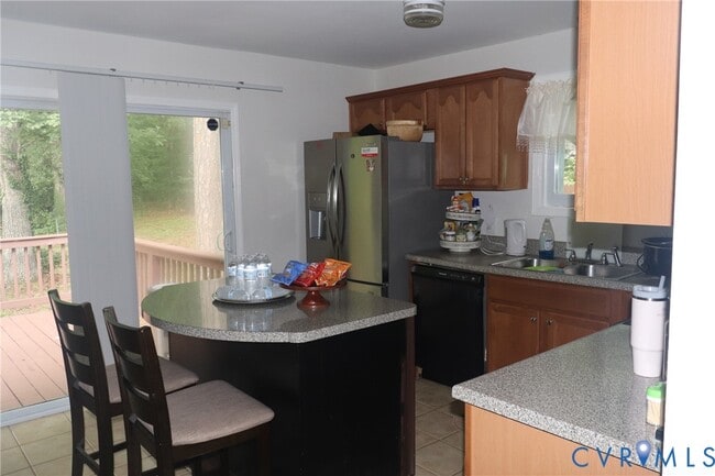 Building Photo - 9500 Minna Dr