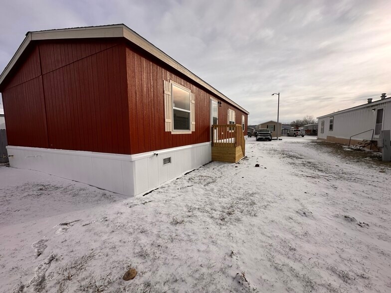 Building Photo - 14 Bing St N