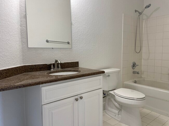 Building Photo - 1802 Belmont Pl