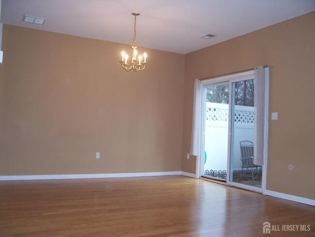 Building Photo - 157 Valmore Ct