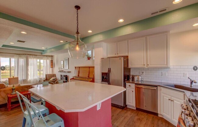 Building Photo - Long Realty & Property Management- Furnish...