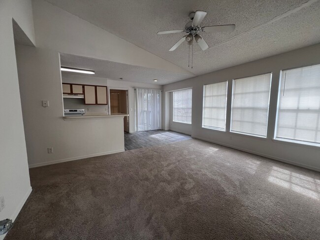 Building Photo - 2/2 in Tradewinds