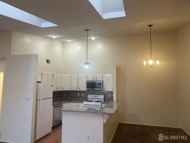 Building Photo - 450 Northam Dr