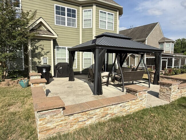 Building Photo - Beautiful 5BR home in Great School district