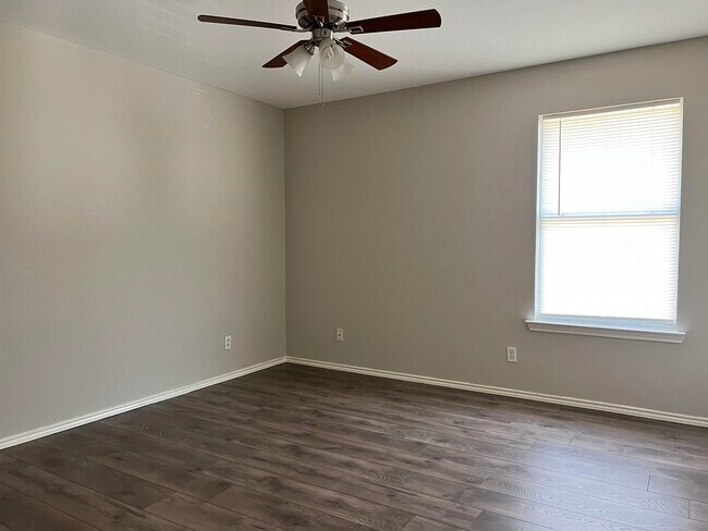 Building Photo - 17413 College Port Dr