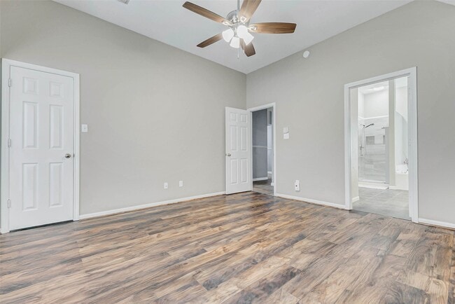 Building Photo - 4506 Silverlake Dr