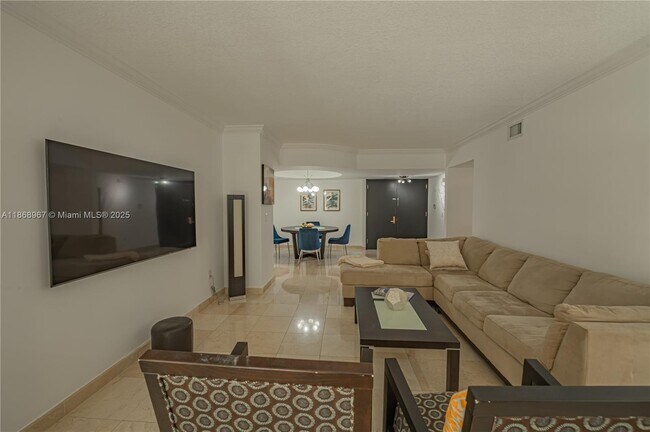 Building Photo - 8925 Collins Ave