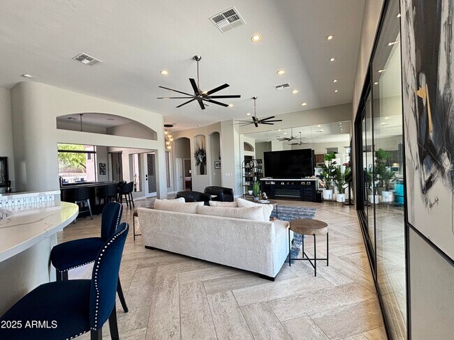 Building Photo - 7637 E Tasman Cir