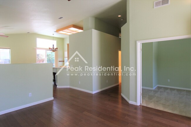 Building Photo - Very Nice 3bd/2ba Elk Grove Home in Laguna...