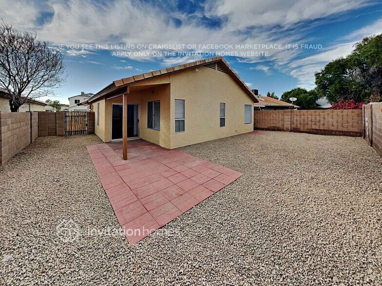 Building Photo - 11223 N 60th Dr