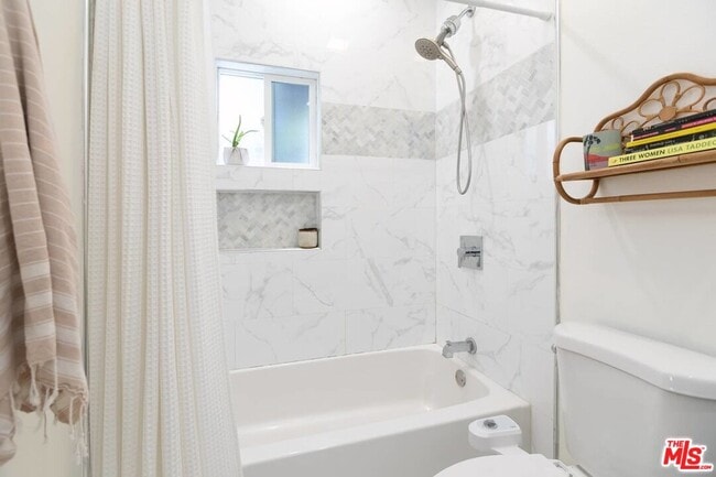 Building Photo - 632 S Evergreen Ave