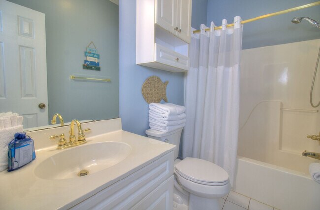 Building Photo - 682 Riverwalk Dr
