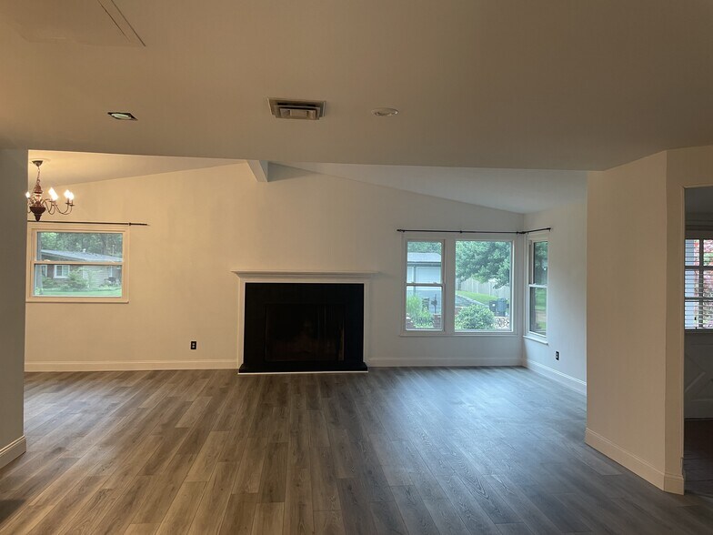 Building Photo - 2526 Trossock Ln