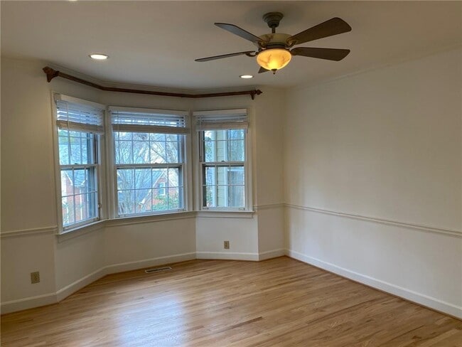 Building Photo - 7155 Roswell Rd