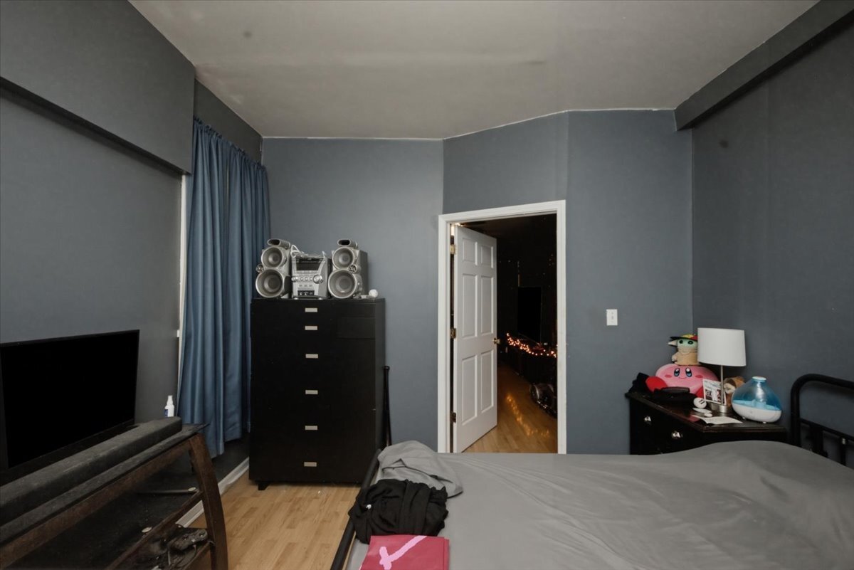 Building Photo - 1324 W 19th St