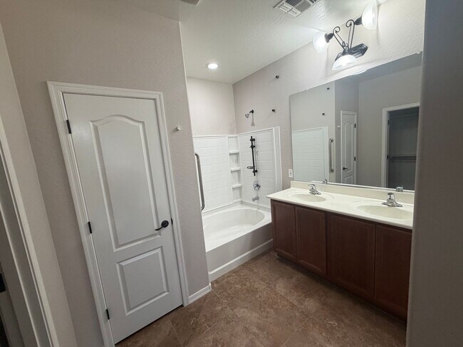 Building Photo - 2486 E Dulcinea Trail