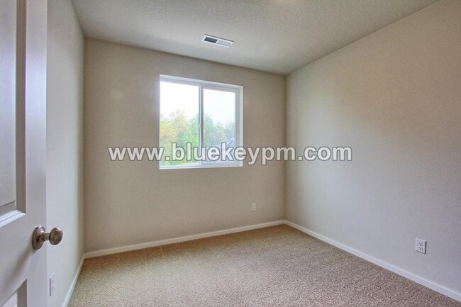 Building Photo - 10312 NE 79th Ct