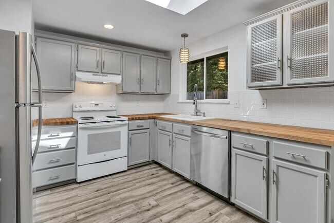 Building Photo - 7401 56th Ave Ct NW