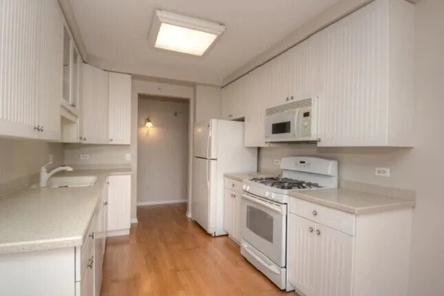 Building Photo - 1378 Perry St