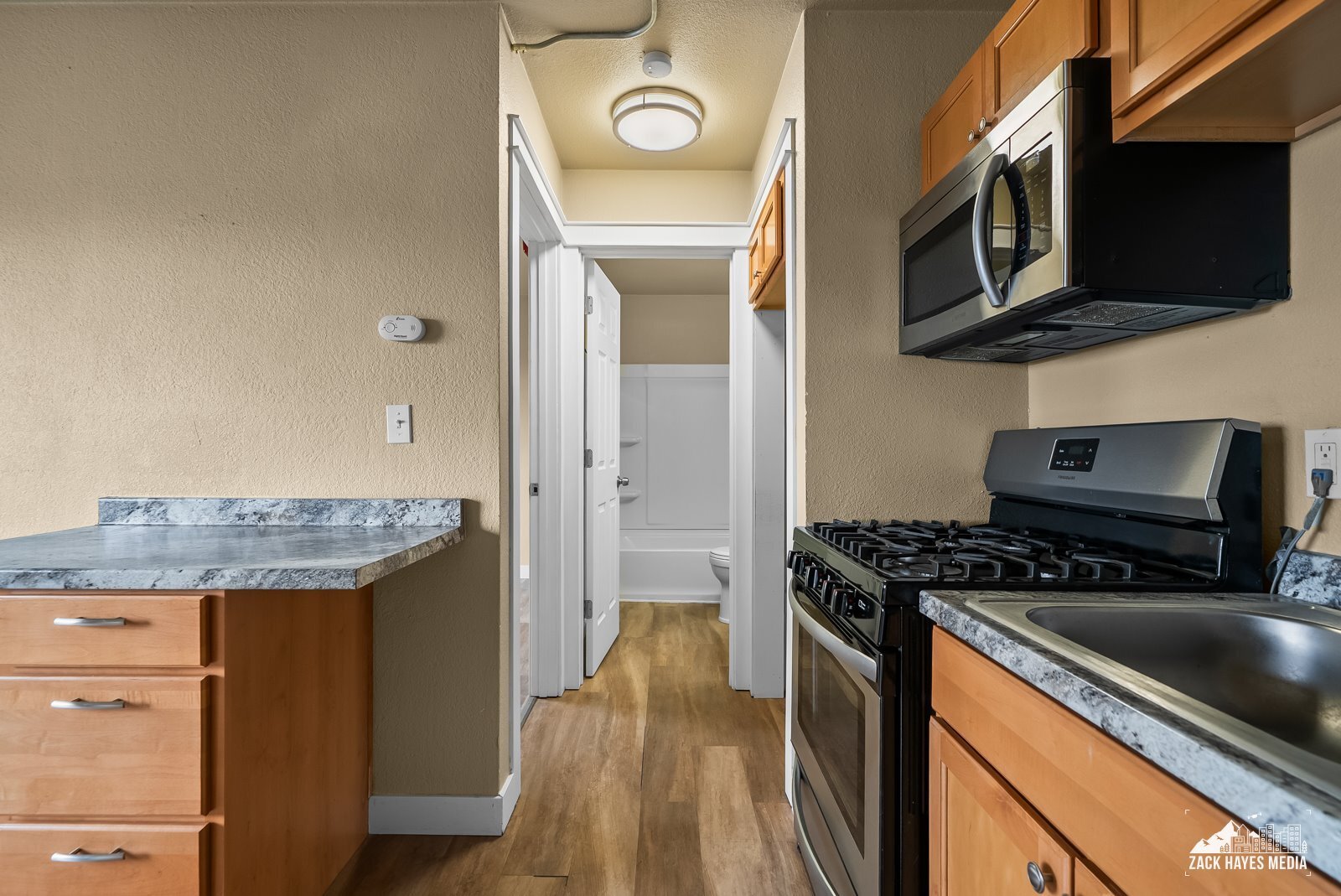 Building Photo - 618 Gambell St