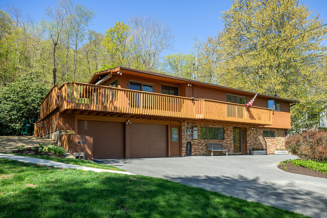 Building Photo - 3 Mary Bee Ln