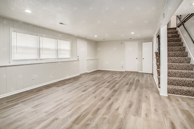 Building Photo - 8435 E 56th Terrace