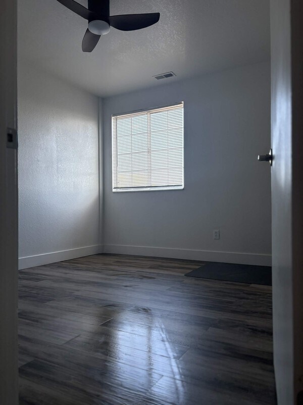 Building Photo - 110 S 800 E
