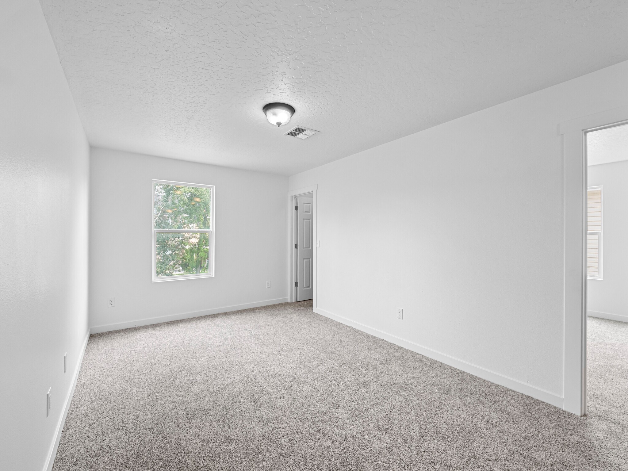Building Photo - 9562 W Littlewood Dr