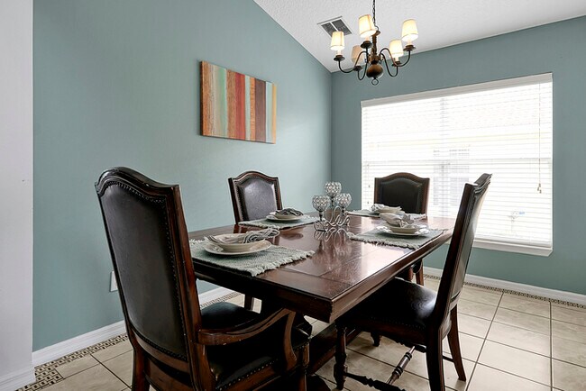 Building Photo - 112 Paloma Dr