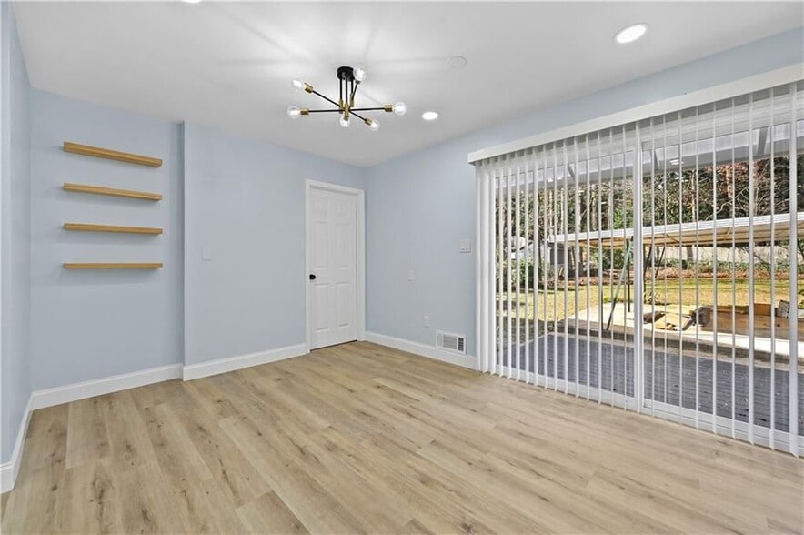 Building Photo - 1728 Wayland Cir NE