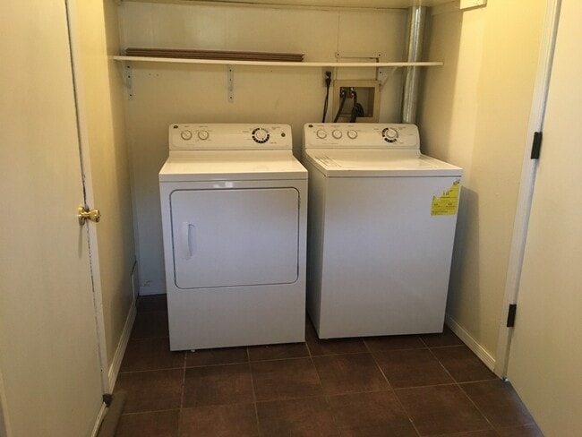 Building Photo - Heritage Hills Four Bedroom