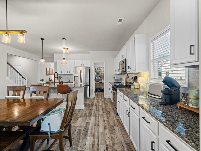 Building Photo - Mimosa Bay Beauty