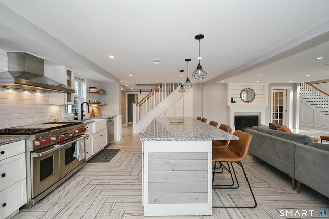 Building Photo - 50 1/2 Mountain Spring Rd