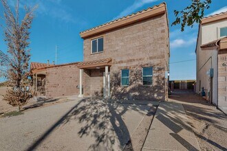 Building Photo - 4 bedroom 2.5 bath home in East El Paso!