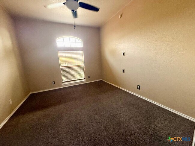 Building Photo - 4006 Frigate Dr