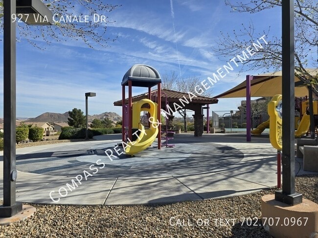 Building Photo - 927 Via Canale Dr