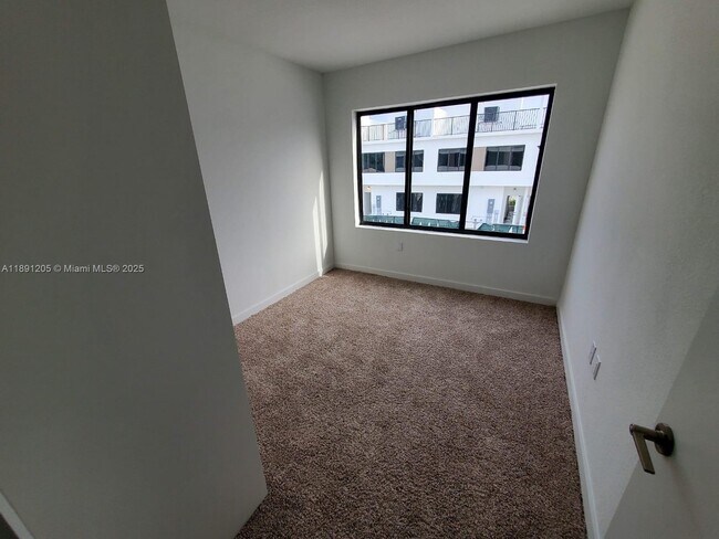 Building Photo - 14573 SW 261st Terrace