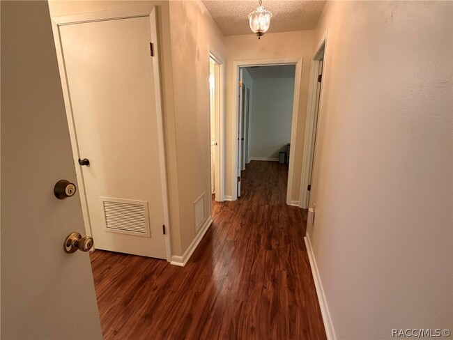 Building Photo - 2400 Forest Dr