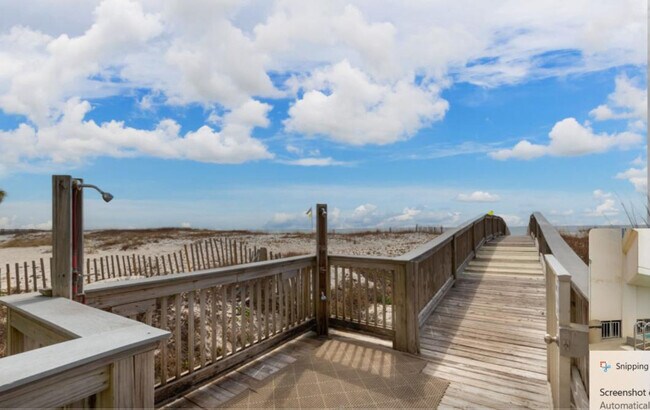 Building Photo - 521 W Beach Blvd