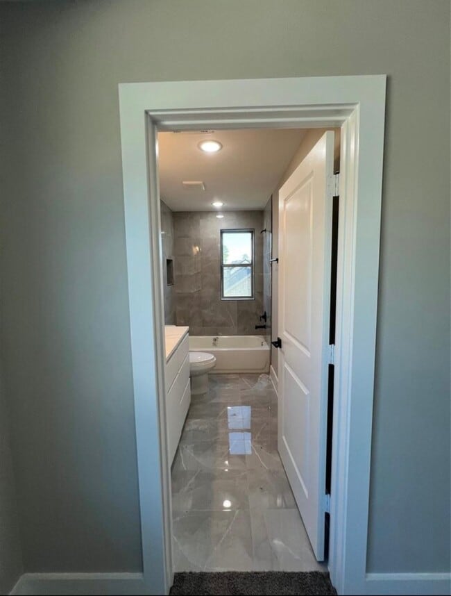 Building Photo - 20003 Venetto St