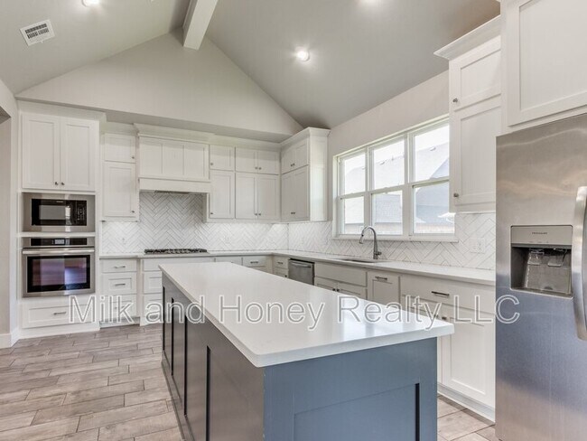Building Photo - 6271 NW 178th Cir