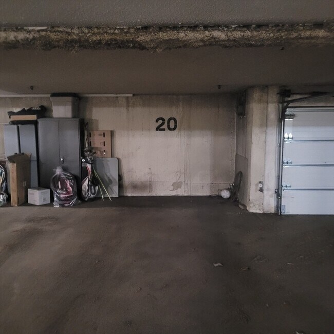 Building Photo - 935 Washington St