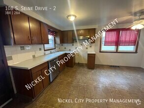 Building Photo - 108 S Seine Dr