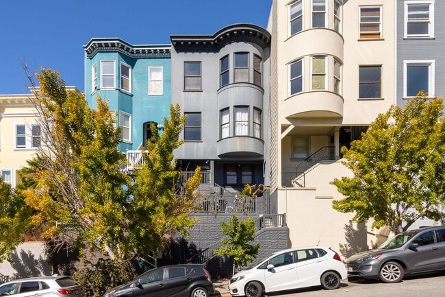 Building Photo - 558-560 Greenwich Street (1067r)