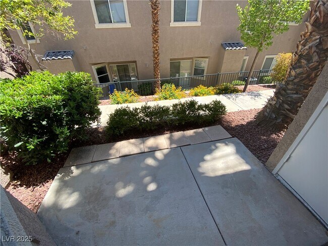 Building Photo - 2152 Jade Creek St