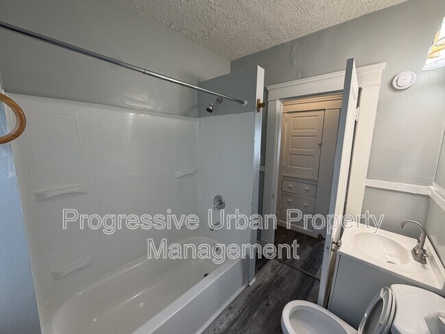 Building Photo - 13709 Rugby Rd