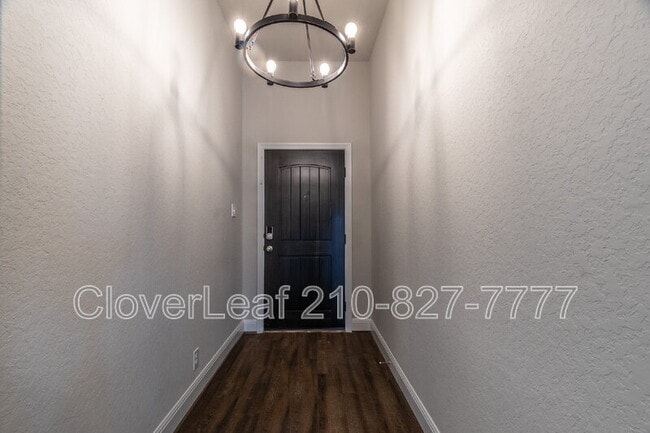 Building Photo - 5530 Pin Pt