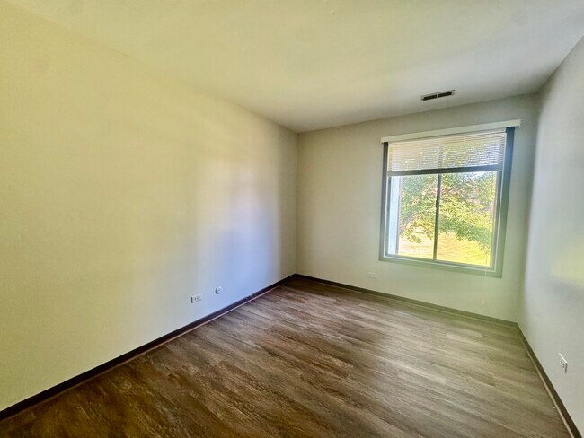 Building Photo - 1737 Harrow Ct